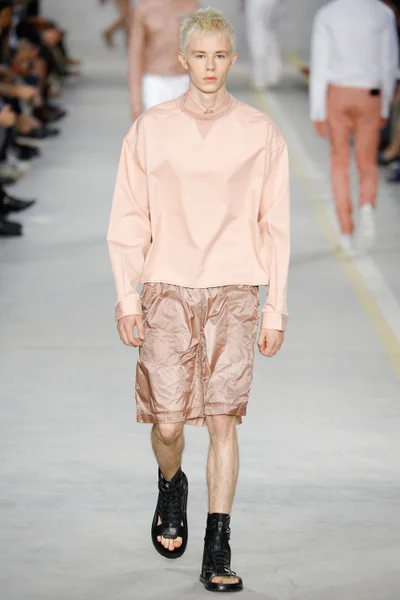 Look 30